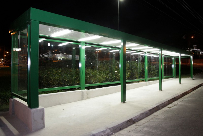 ponto de ônibus iluminado - Dica De Segurança - Transporte Público