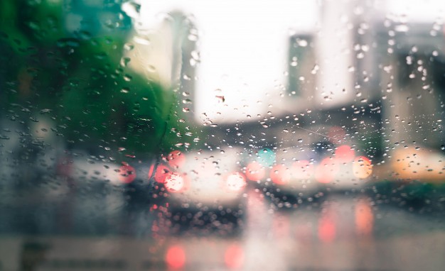 Dicas para Dirigir com Segurança em Dias de Chuva